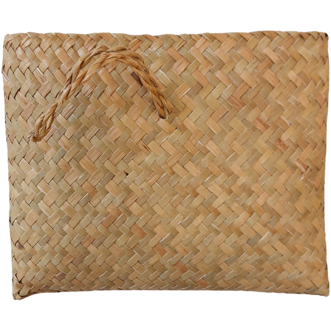 Woven Seagrass Pouch